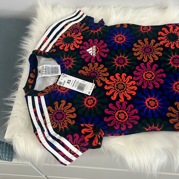 Adidas - Picture 4 of 5